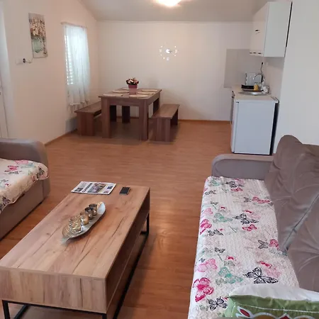 Sonja Apartment *